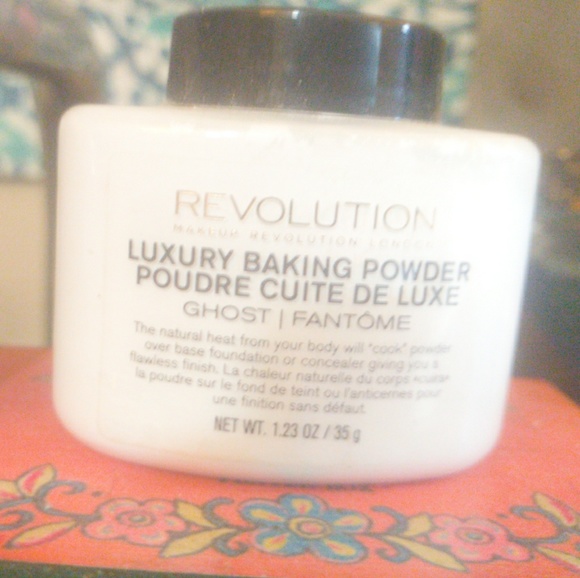 New Makeup Revolution 👻 Ghost Baking Powder & - Picture 2 of 4